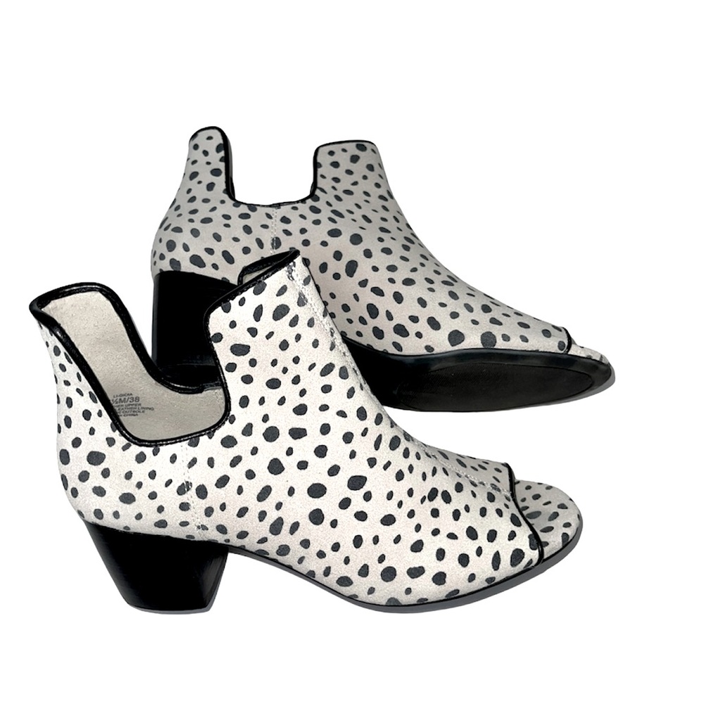 Lori Goldstein Peep Toe Booties Leopard 7.5M LOGO
